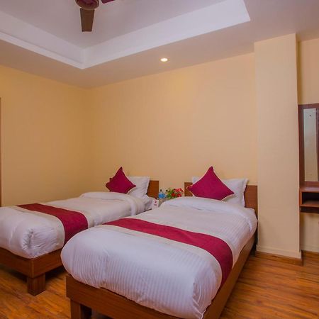 Oyo 273 Hotel Rara Palace Kathmandu Exterior photo