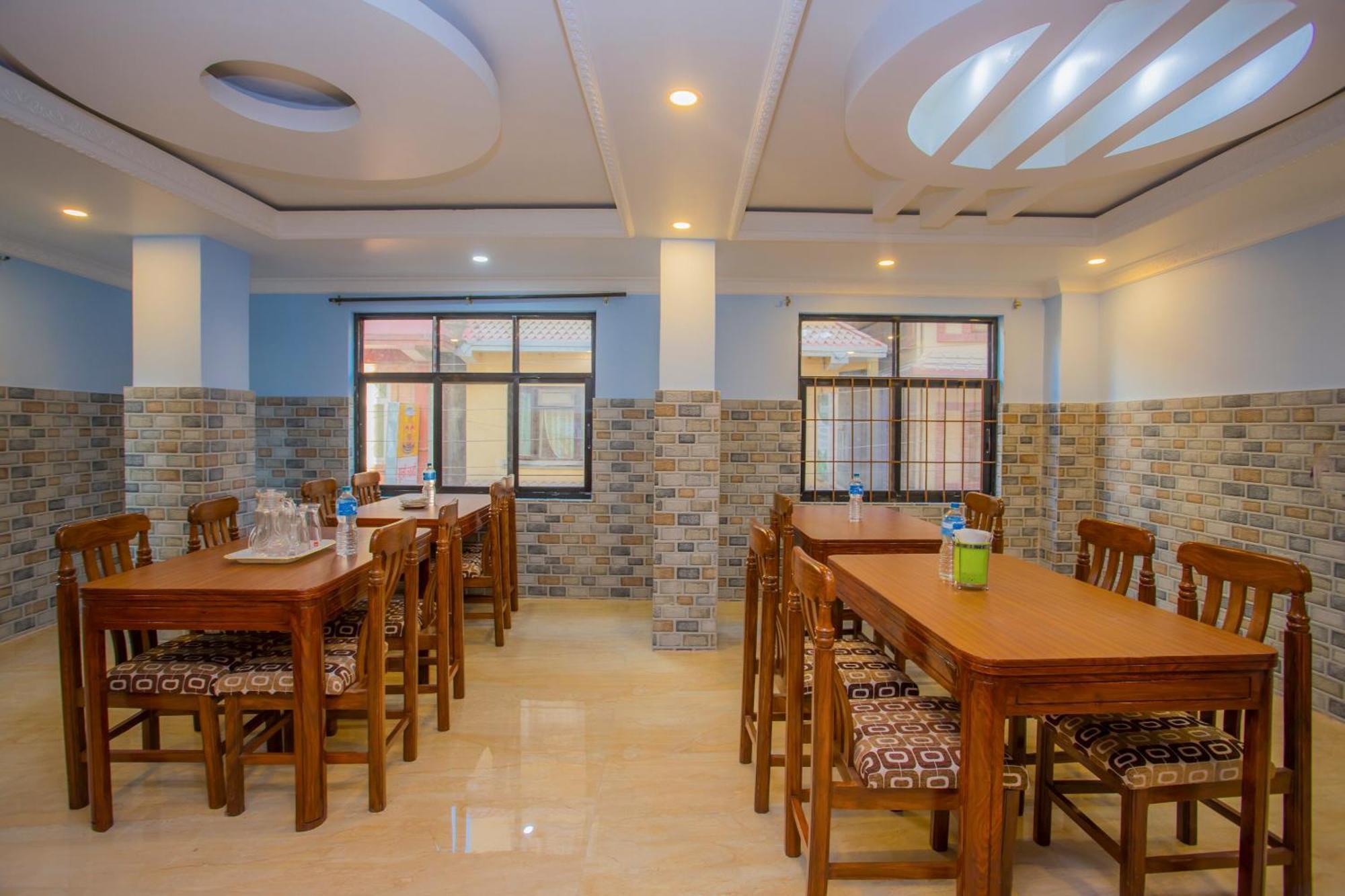 Oyo 273 Hotel Rara Palace Kathmandu Exterior photo